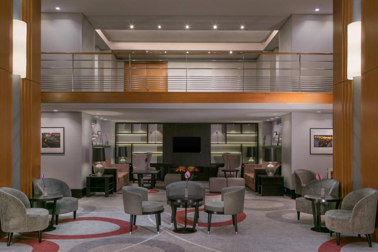 Sheraton Bucharest Hotel Exterior foto The lobby of the hotel